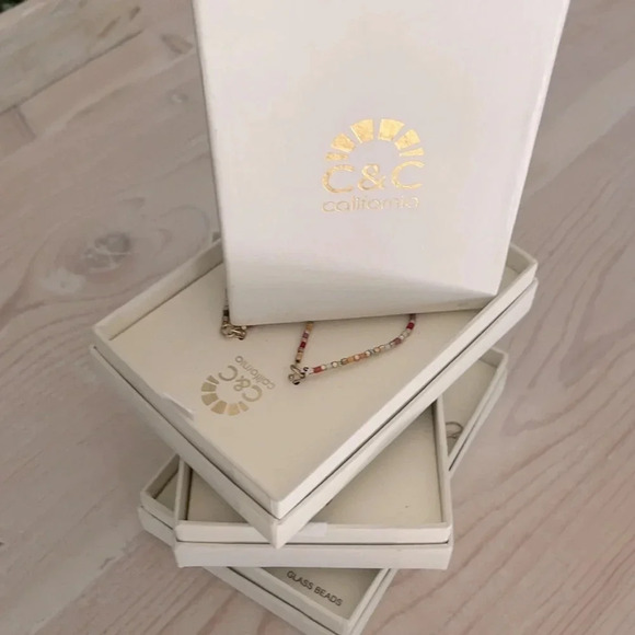 Free with purchase Pre loved Earrings - Picture 8 of 13